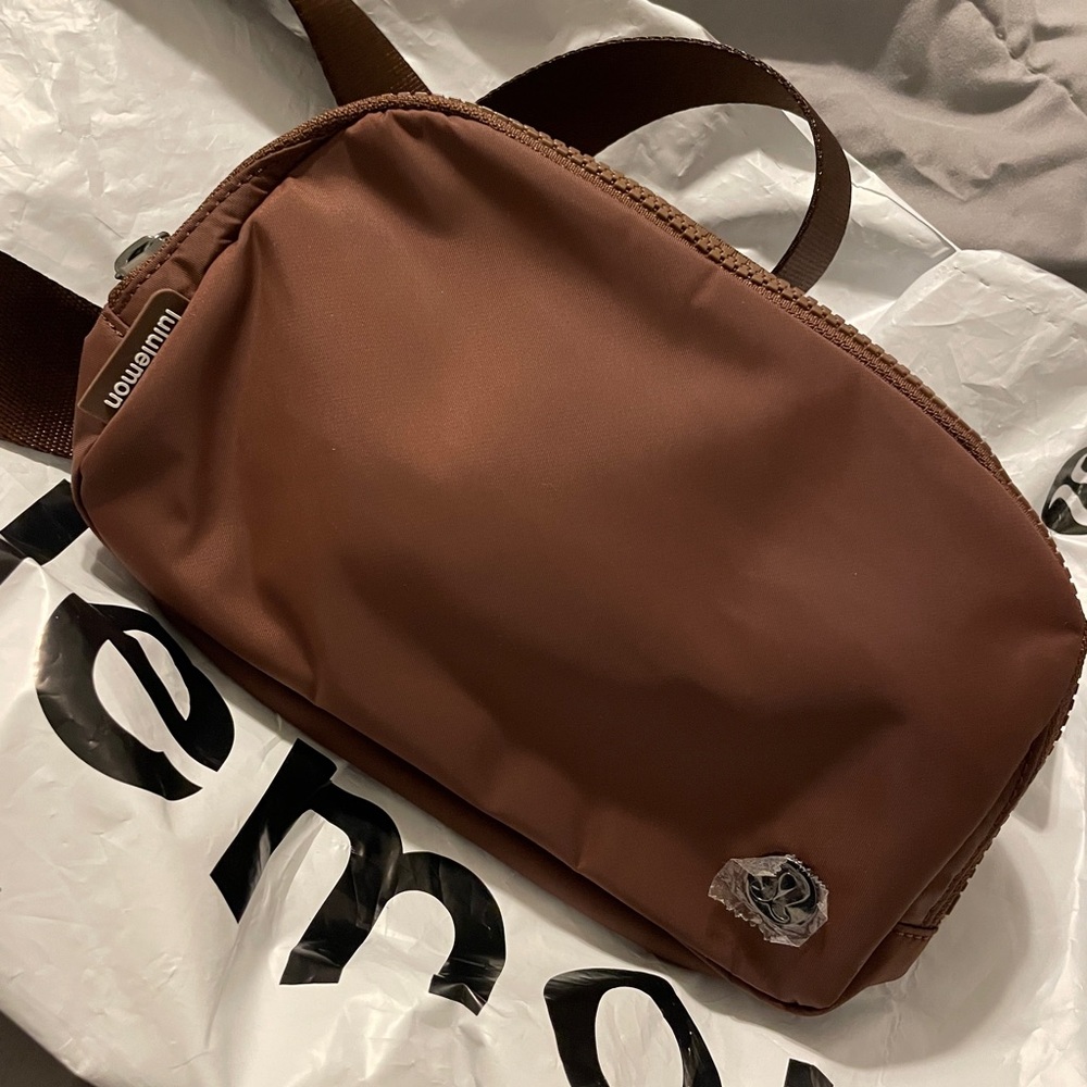 Lululemon Everywhere Belt Bag 1L